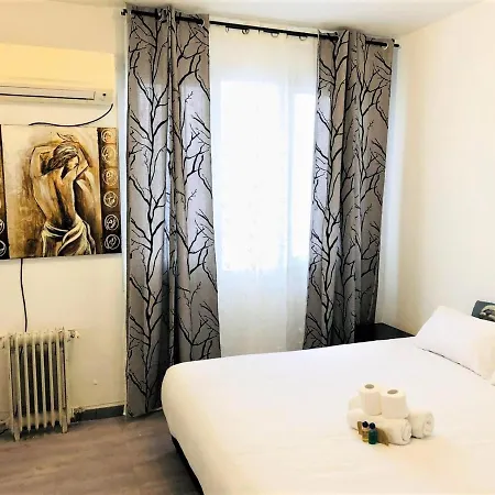 Deluxe Room Center-2